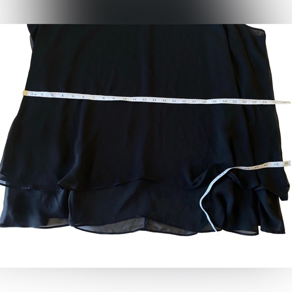 Lane Bryant - Black sleeveless double lined flowy v neck - Picture 4 of 10